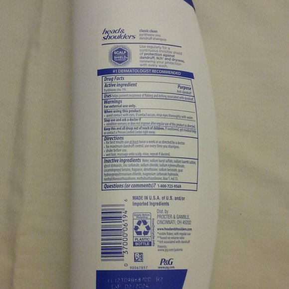 Head & Shoulders (P&G) Classic Clean Dandruff Shampoo, NEW - Picture 2 of 4